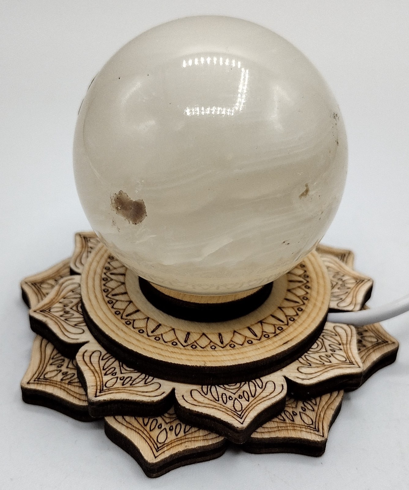 Soft Green Banded Onyx Crystal Sphere w/ Lighted Stand – USB Lotus Lamp Decor