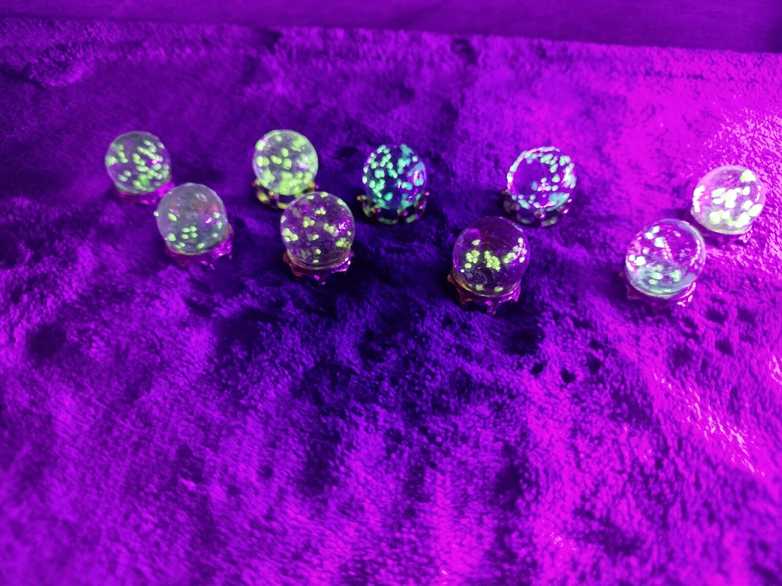 Tiny Crystal Ball-Glow in The Dark Orb-Marble and Stand-Crystal Ball and Gold Cr
