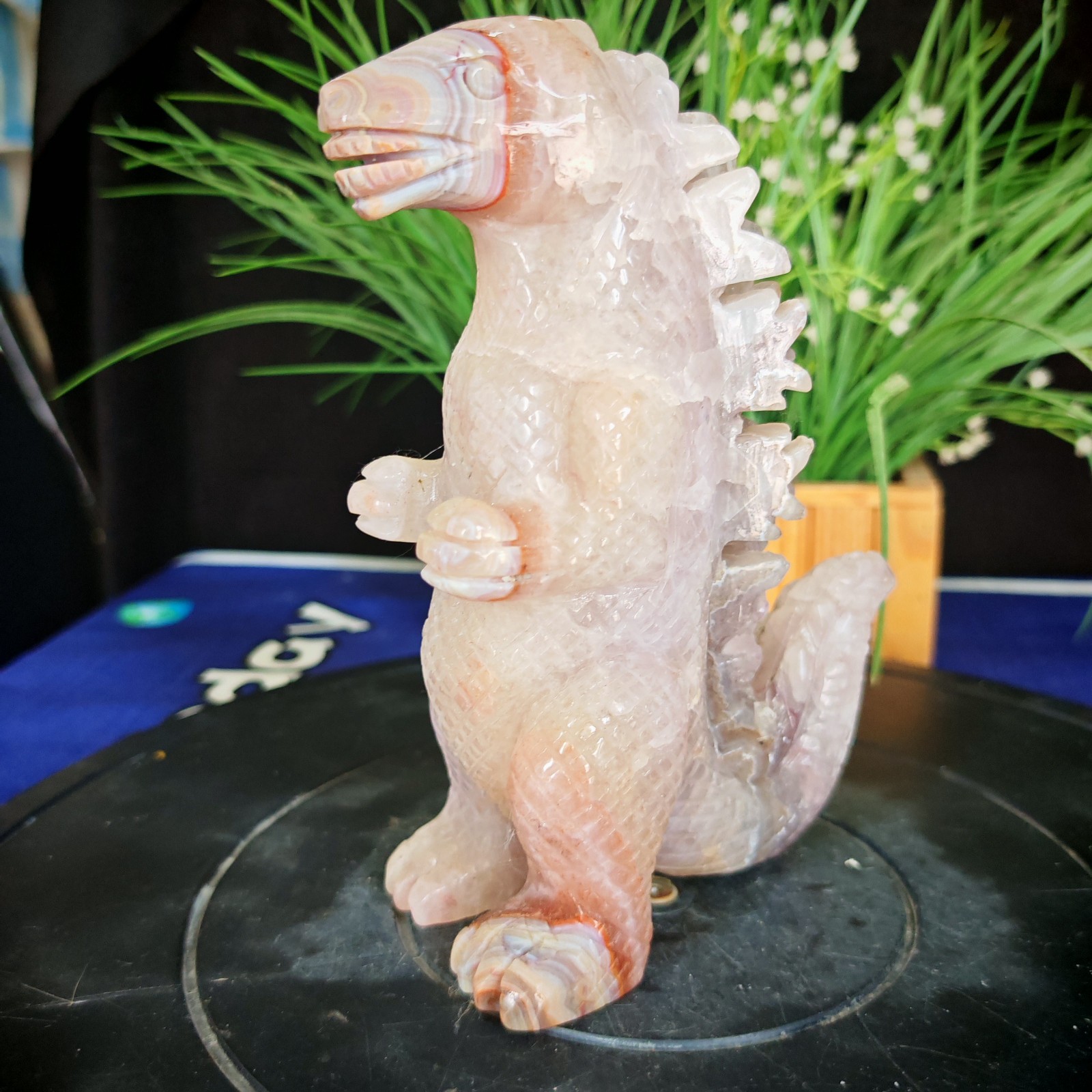 4.40LBTop natural crystal hand carved therapeutic artwork2.0kg