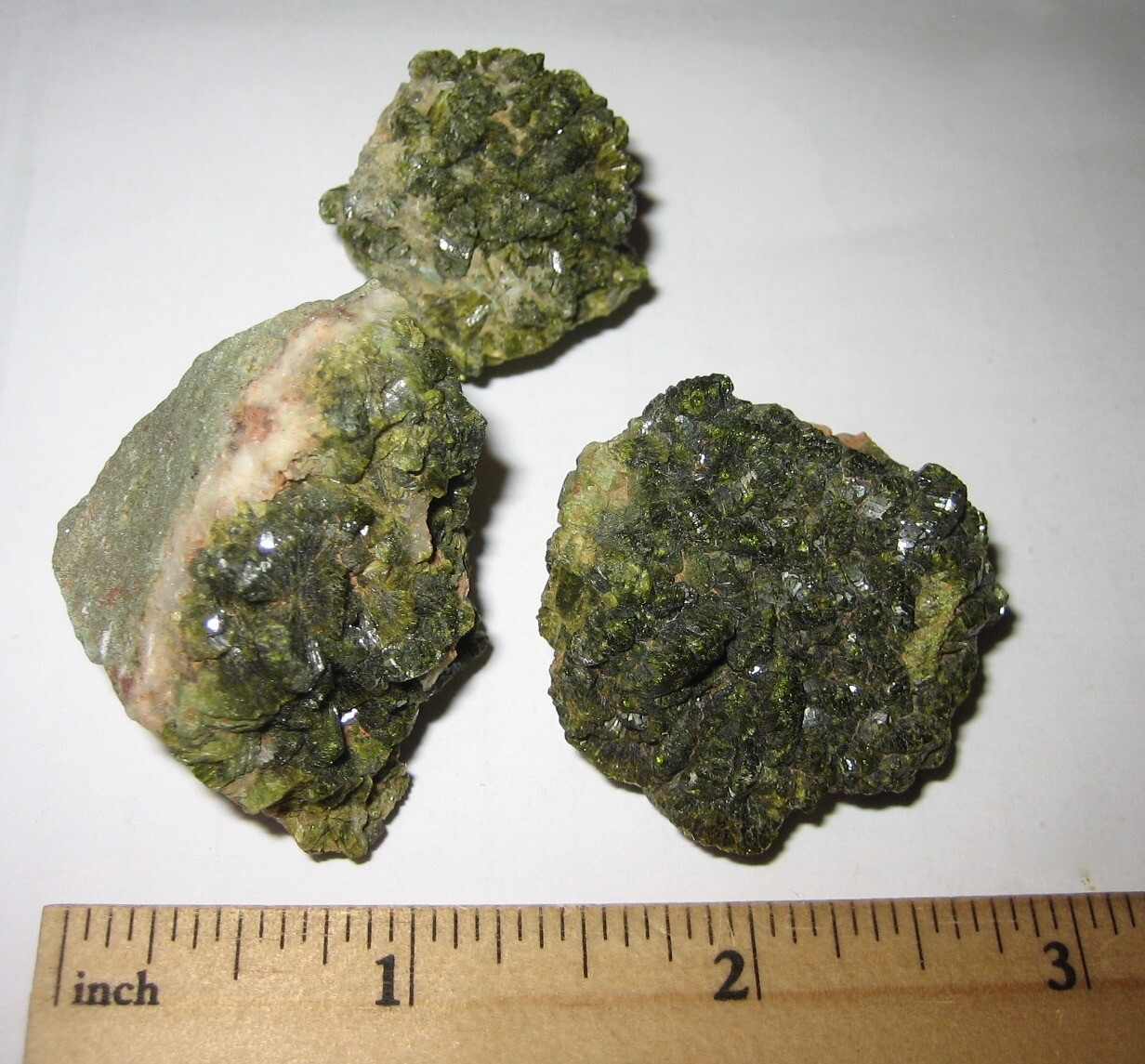 3 NATURAL ROUGH 1.1″-1.7″ EPIDOTE CRYSTAL MINERAL CLUSTERS FROM MOROCCO 94.4g *1