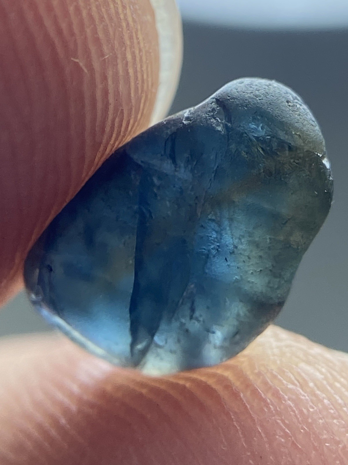 3 Carats Amazing Facet Grade Blue Teal Sapphire Rough Piece@Madagascar