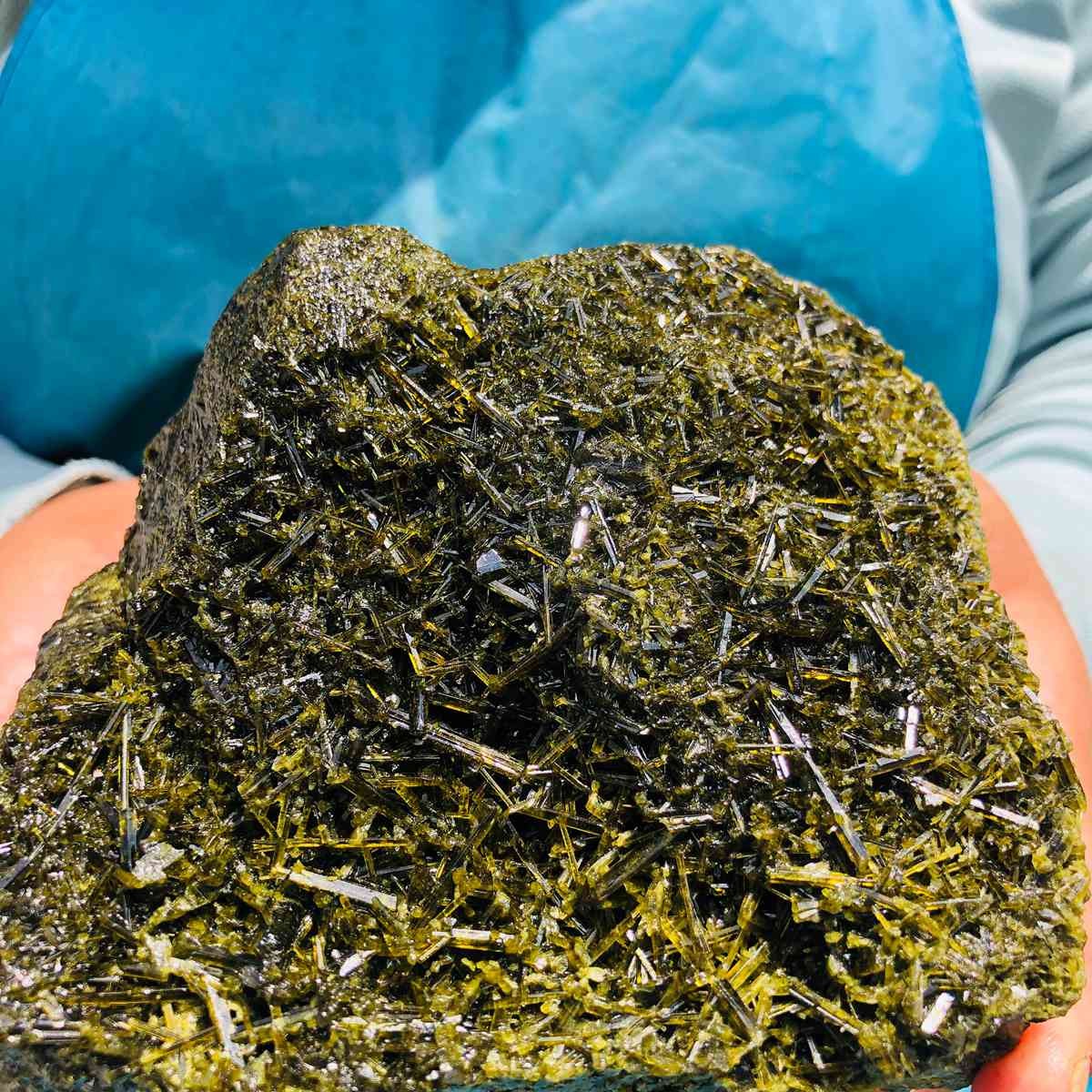 2070g Natural green tourmaline specimen crystal Mineral Specimen Healing