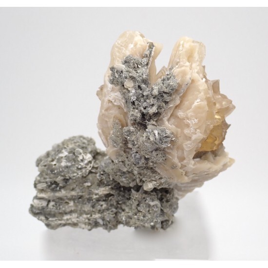 KB: BRIGHT! FL. YELLOW/WHITE SW/LW/PHOS CALCITE CRYSTALS RUCK’S PIT, FLORIDA