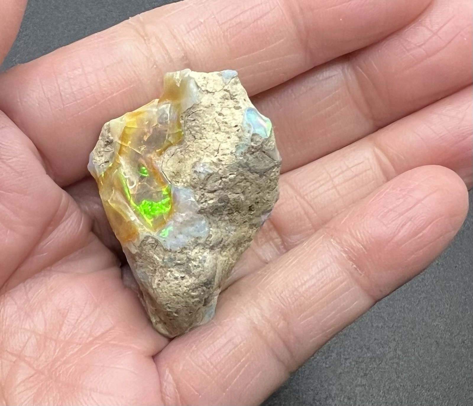 Ethiopian Welo Genuine Opal 14.5g Approx 1 1/2in AWESOME FLASHES