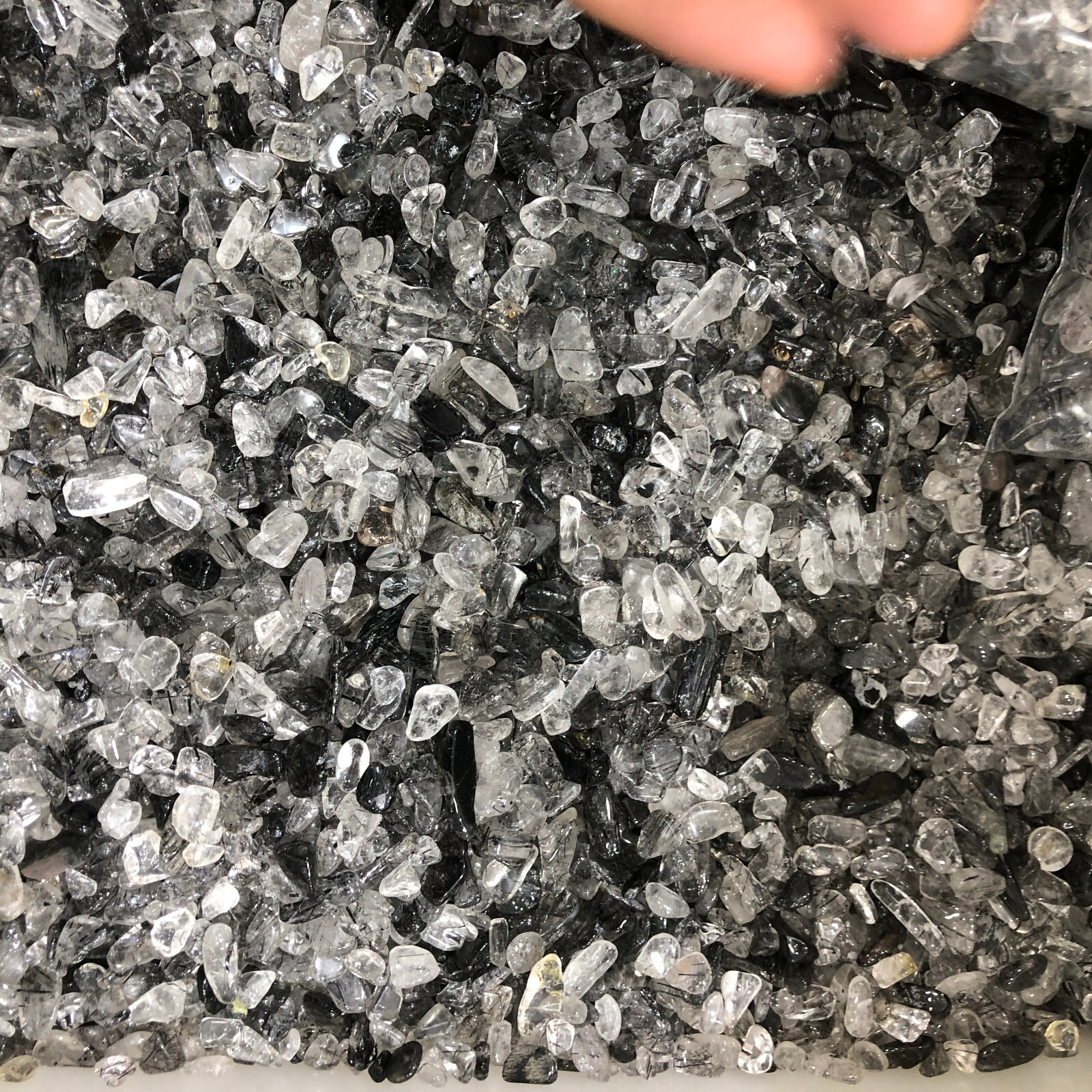 100g Natural Black hair crystal gravel reiki healing fish tank decorations A6223