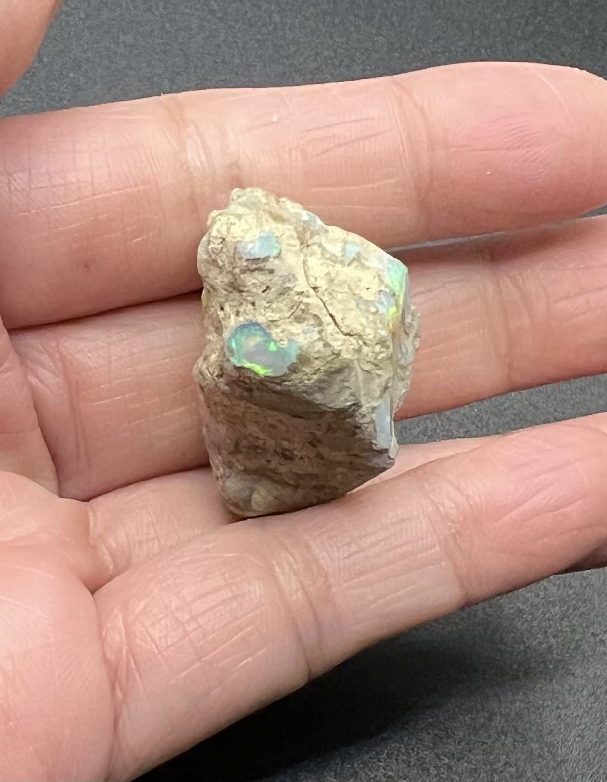 Ethiopian Welo Genuine Opal 14.5g Approx 1 1/2in AWESOME FLASHES