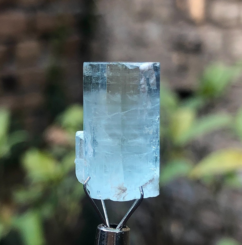 25 Carat Terminated Sky Blue Aquamarine Crystal From Pakistan