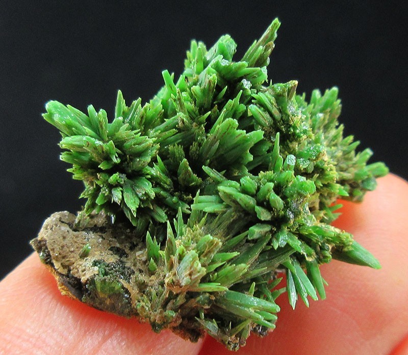 6.9g green pyromorphite crystals minerals specimens from China!~~