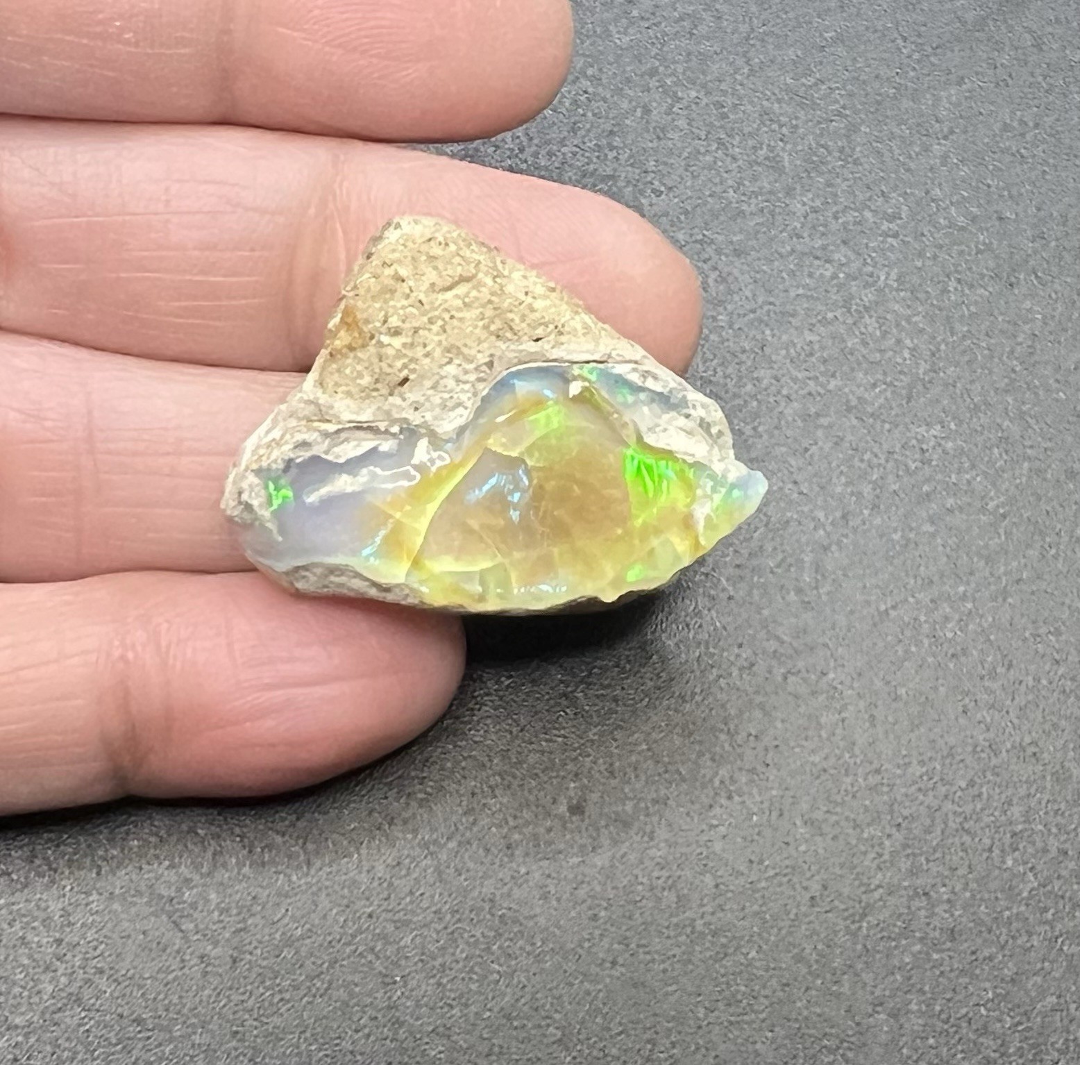 Ethiopian Welo Genuine Opal 6g Almost 1 1/2in AWESOME FLASHES