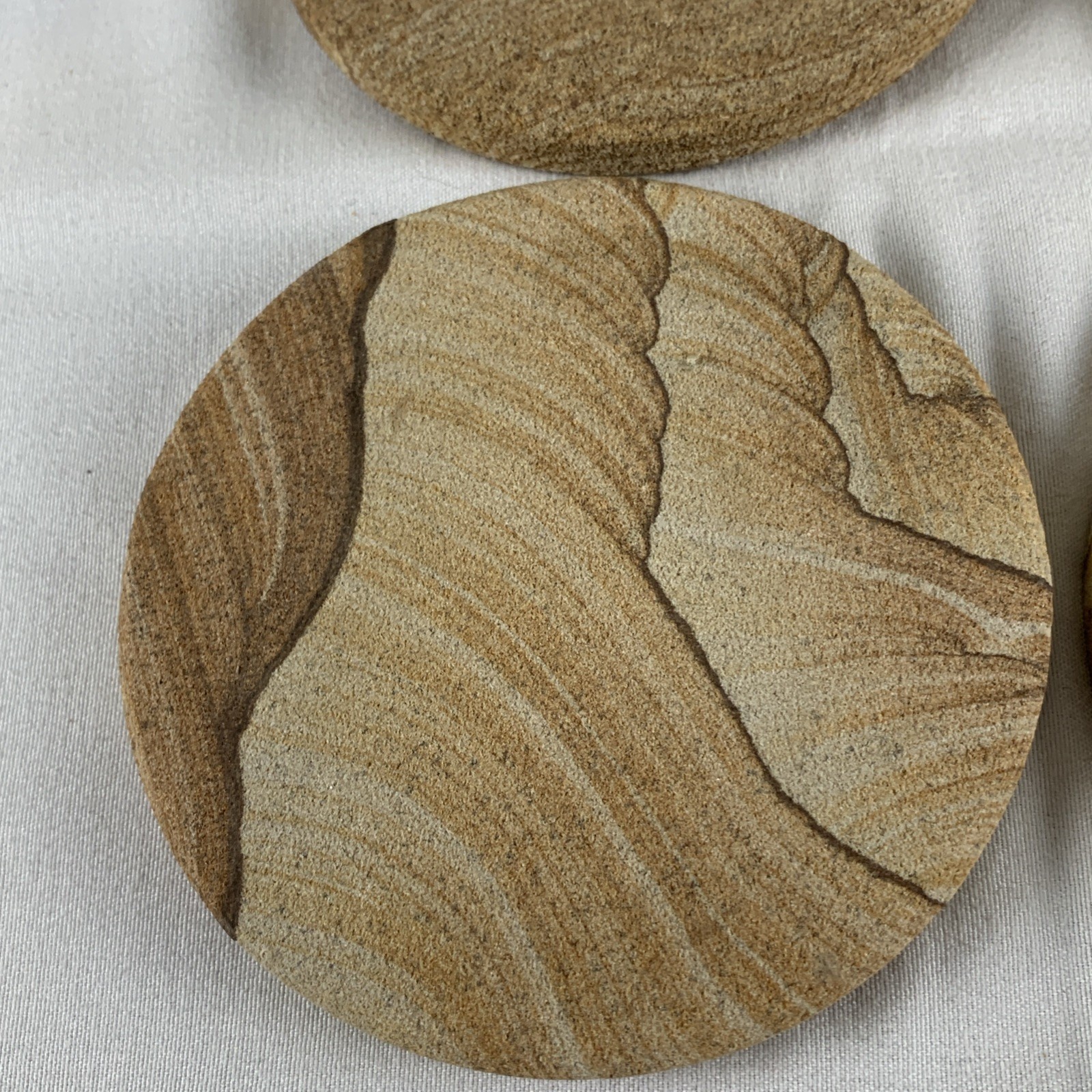 Kanab Goldenstone Sandstone Set of 4 Coasters w/Wood Holder Utah 3.75″ Diam READ