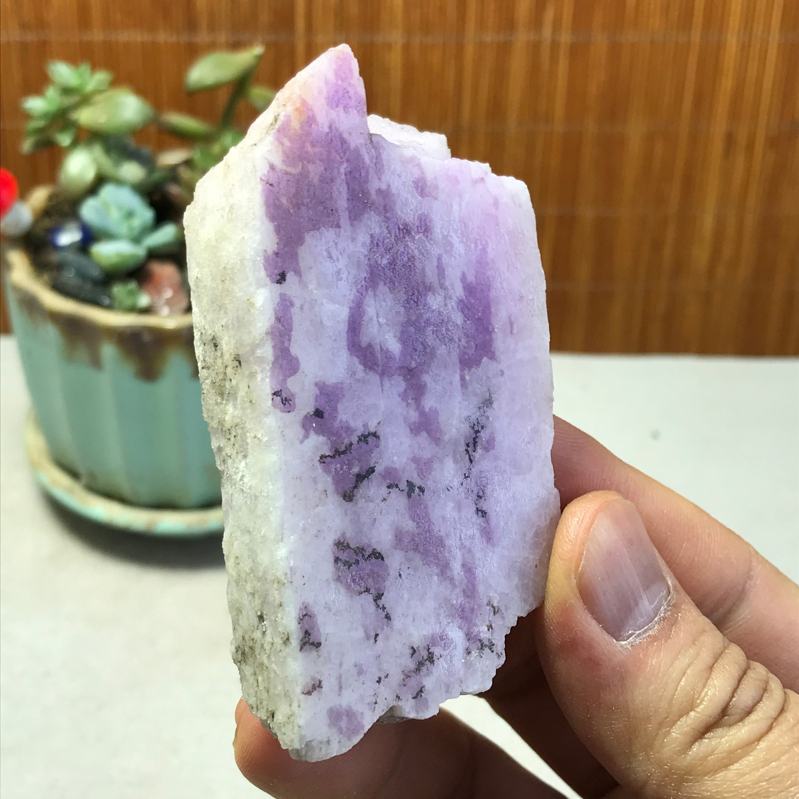 79-40-15mm NATURAL ROUGH KUNZITE PINK SPODUMENE CRYSTALS 109g A5343