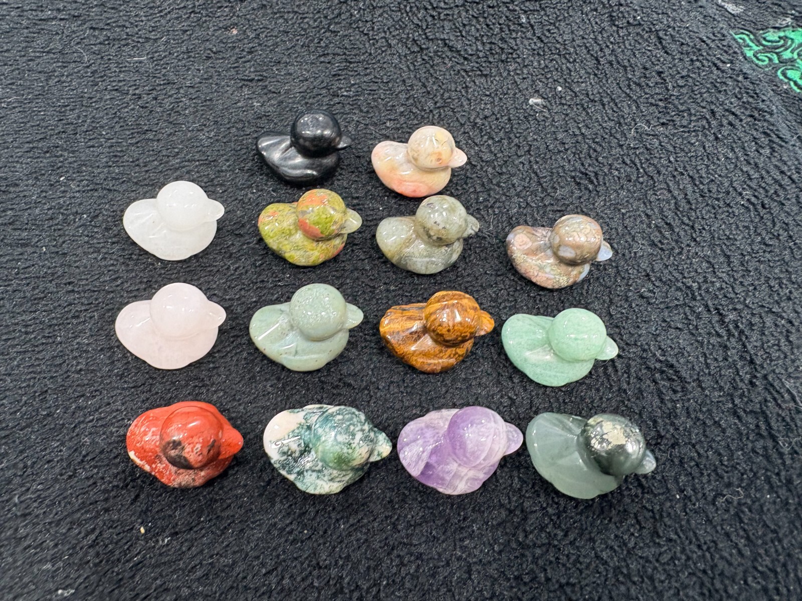 5pc Natural mixed Crystal Quartz Carved Crystal duck reiki gift Random 25mm