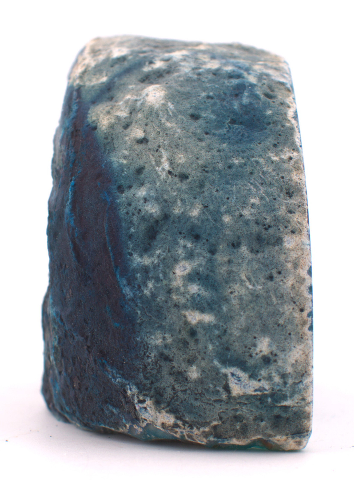 Dyed Polished Agate w/Cut Base 4″/652 Grams