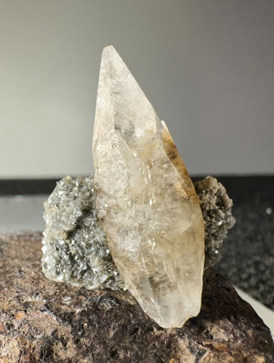 ➤ 1-1/2″ Tall SCALENOHEDRAL CALCITE Pleasant Ridge Rensselaer Indiana VIDEO➤697