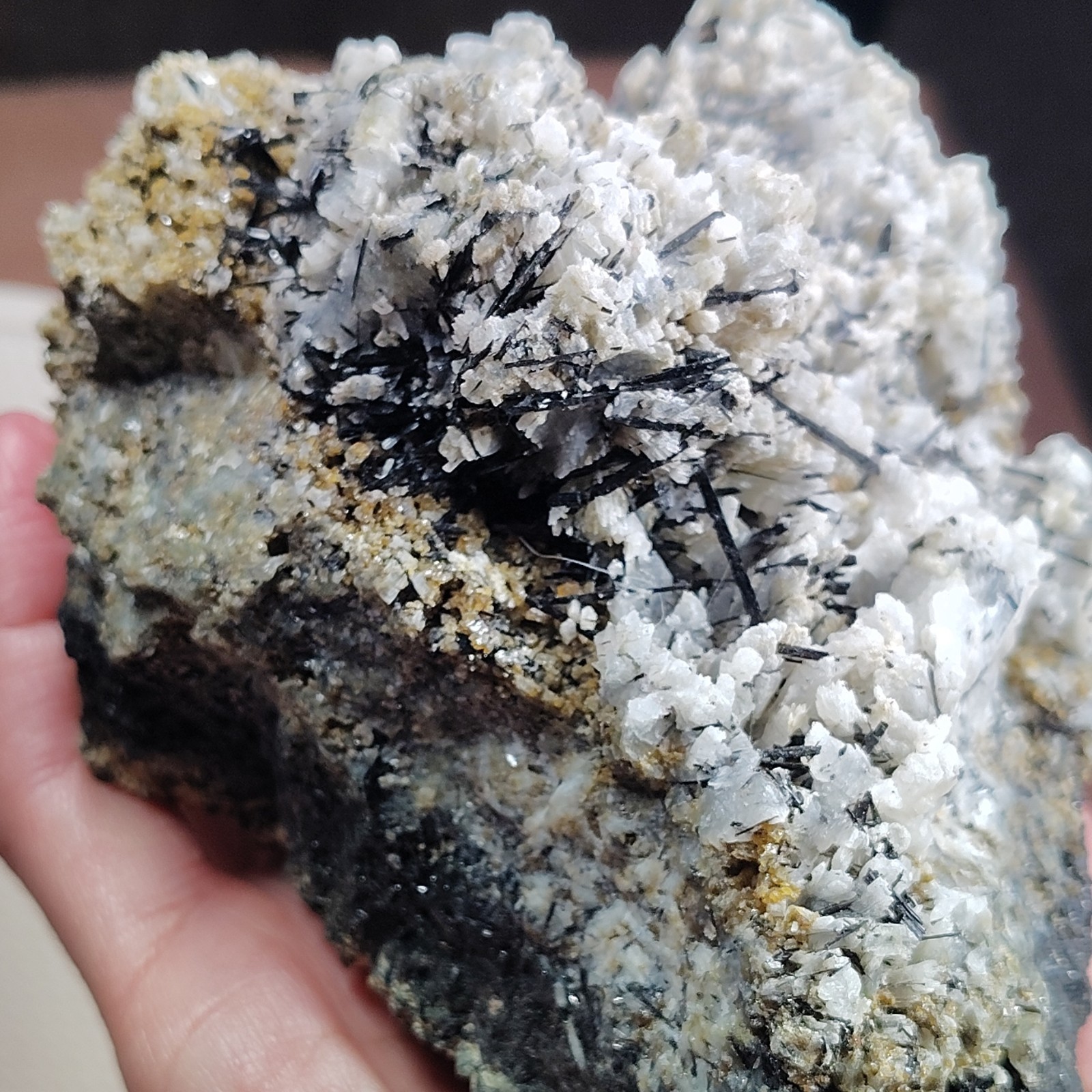 7″ Large Cabinet TITANITE SPHENE & HESSONITE GARNET Pak