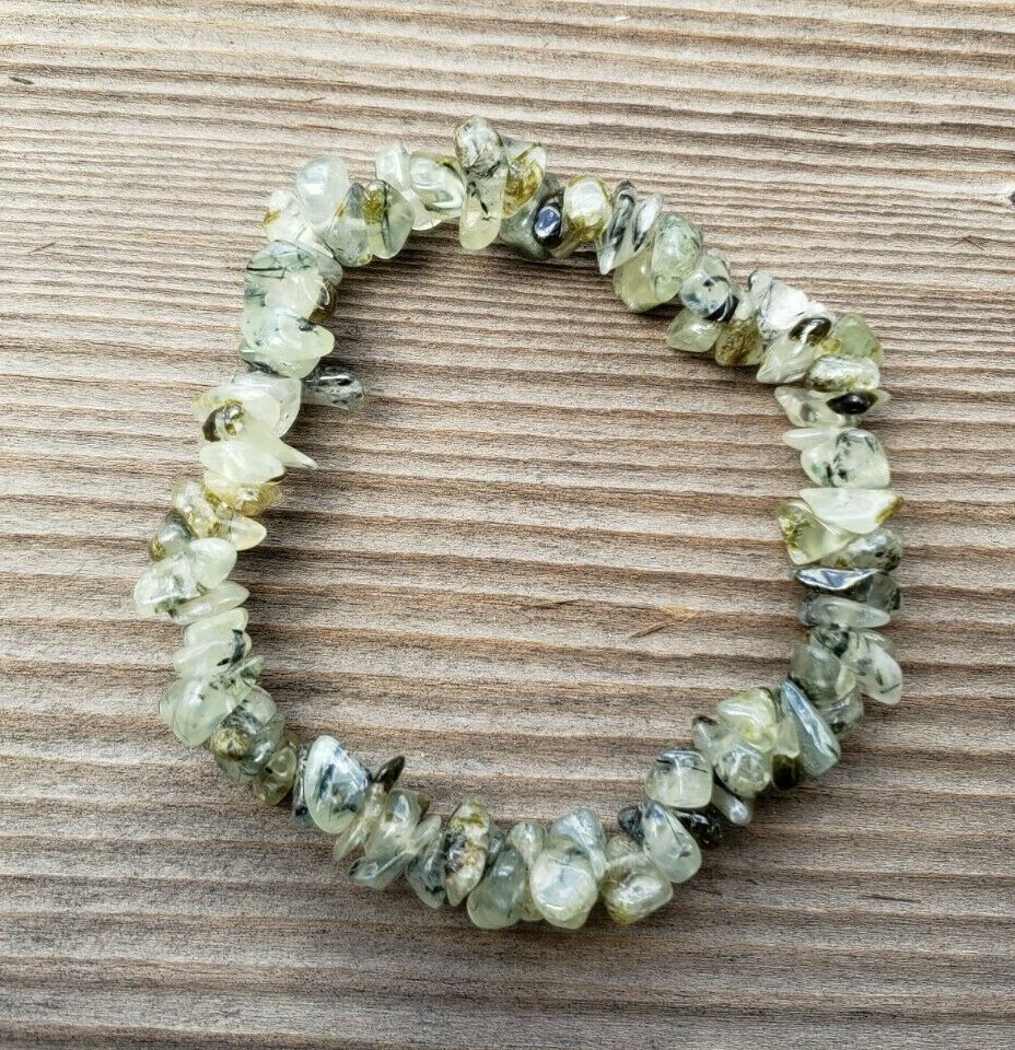 NATURAL GREEN RUTILATED QUARTZ STONE GEMSTONE STRETCHY CHIP BRACELET