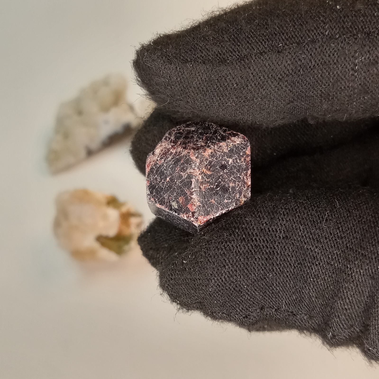 Mixed Mineral Specimen Lot 6pc Chalcedony Apophyllite Garnet Stilbite I15