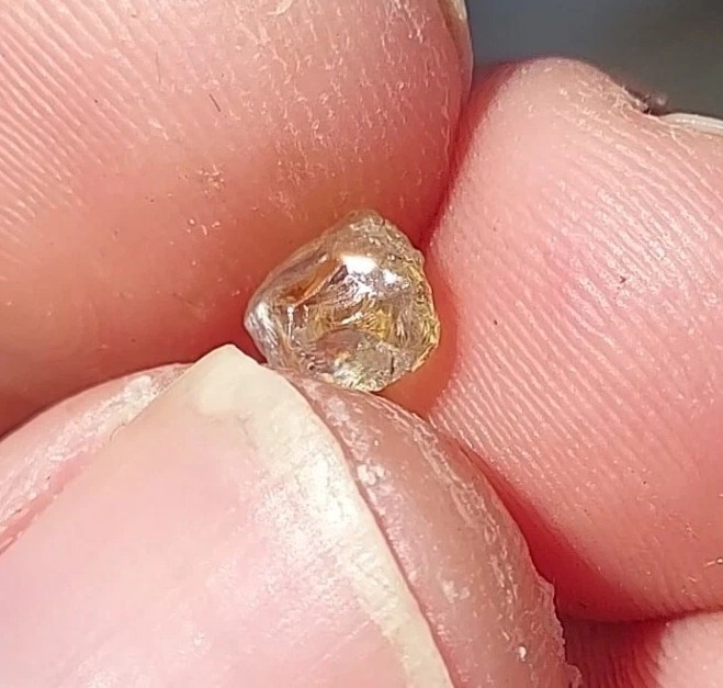 BICOLOR ORANGE & LIGHT BLUE SAPPHIRE FROM MONTANA, USA