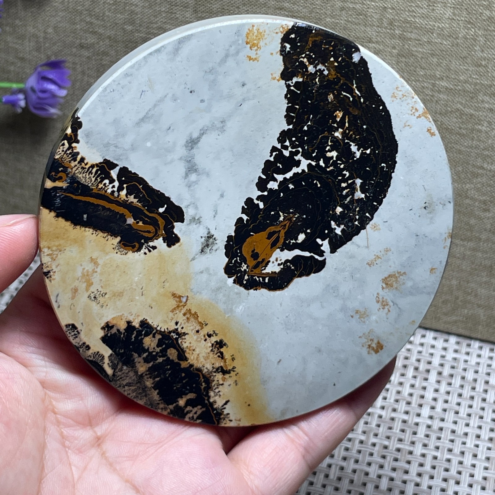 160g Natural Chinese painting stone crystal ornaments for home decoration Round