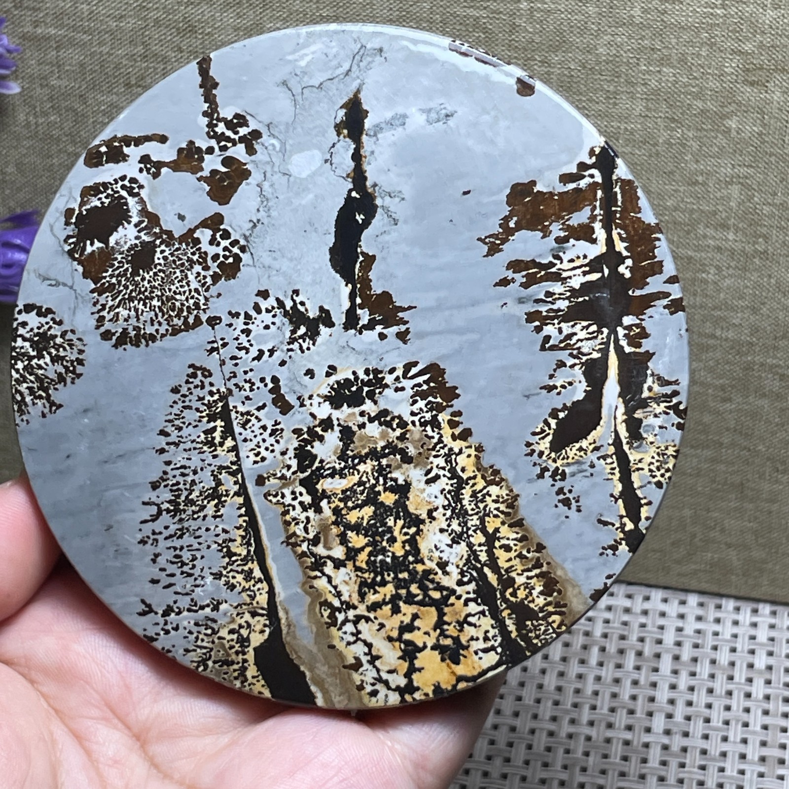 173g Natural Chinese painting stone crystal ornaments for home decoration Round