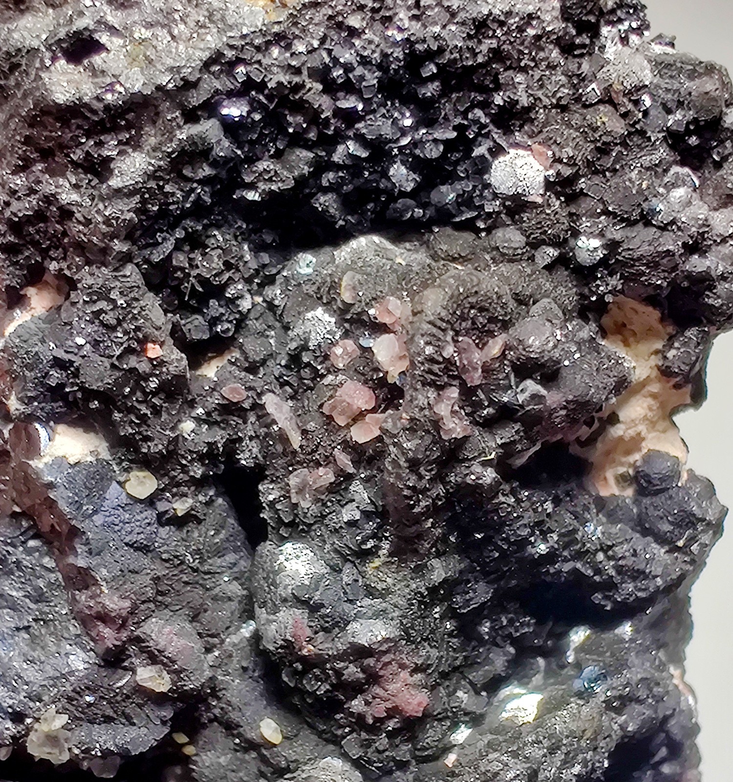 Hematite, Magnetite, Calcite crystal specimen. Hiawatha Mine, Michigan 32 grams.