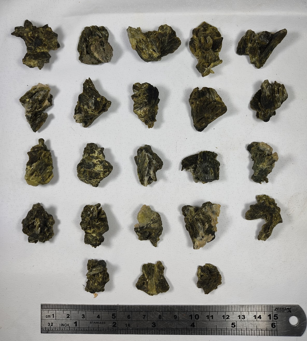 200gms Of Aesthetic Epidote Crystals Lot From Baluchistan, Pakistan.