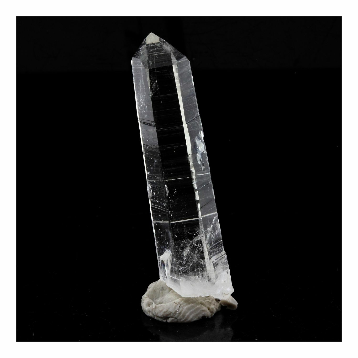Quartz. 16.00 Ct. La Gardette Mine, Bourg D’Oisans, Isère, France.
