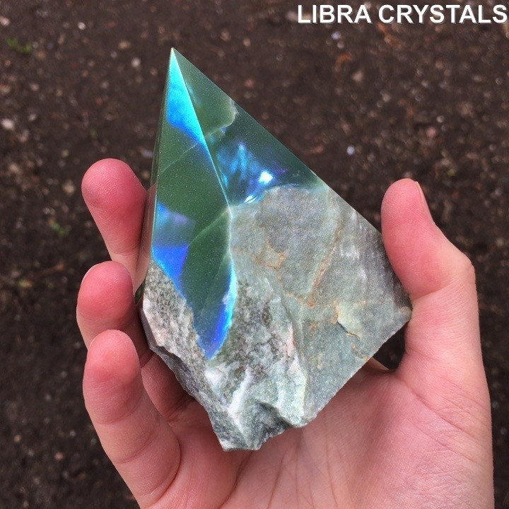 Green Aventurine Crystal Point Polished Generator Tower Aura Finish 328g 3.5″