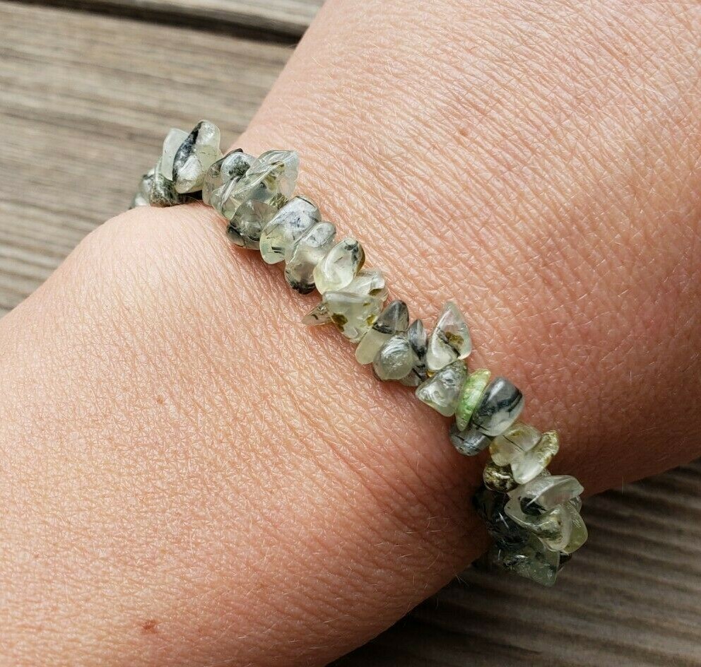 NATURAL GREEN RUTILATED QUARTZ STONE GEMSTONE STRETCHY CHIP BRACELET