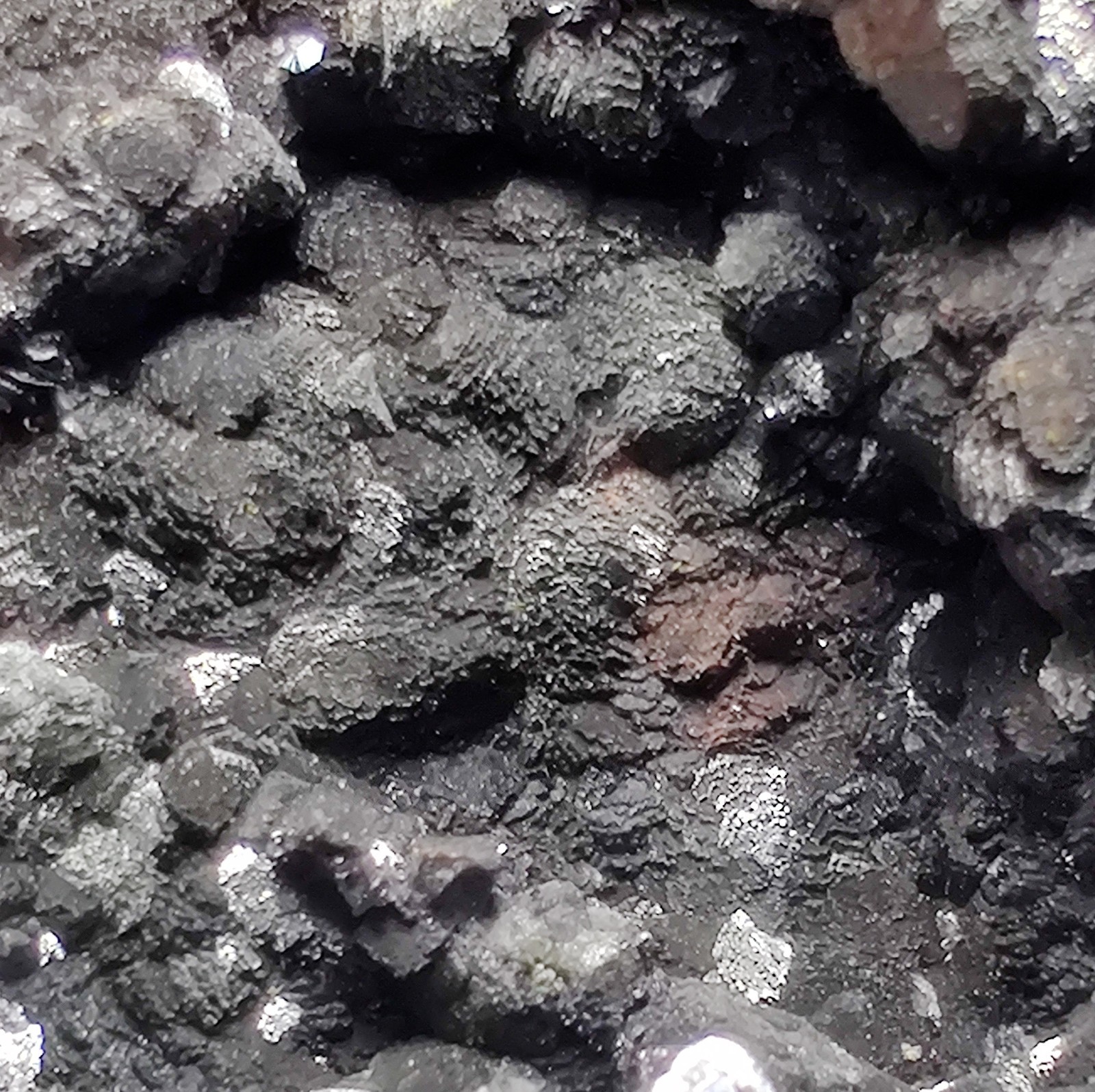 Hematite, Magnetite, Calcite crystal specimen. Hiawatha Mine, Michigan 32 grams.