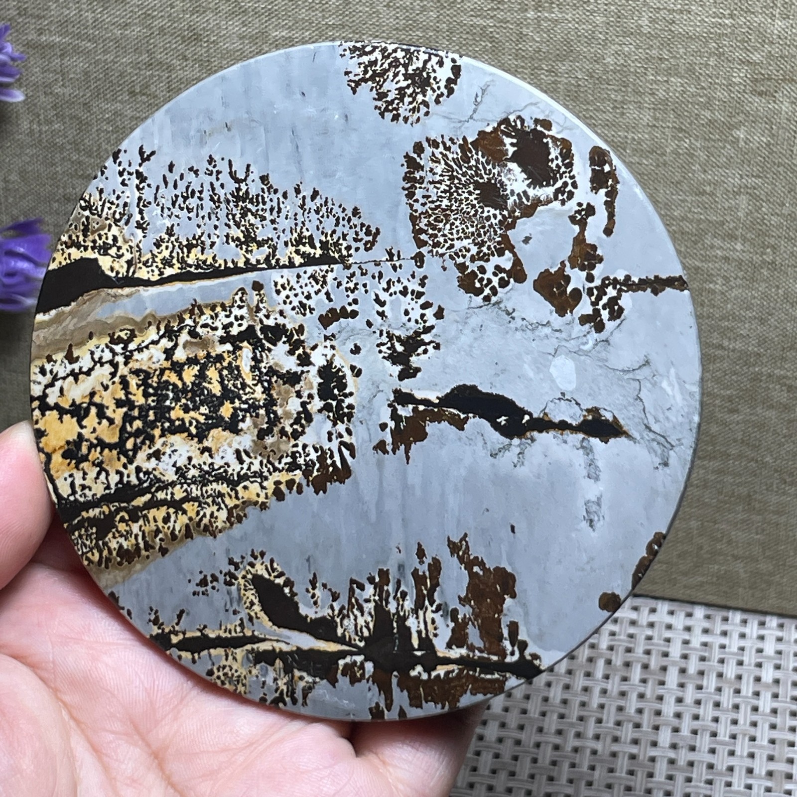 173g Natural Chinese painting stone crystal ornaments for home decoration Round