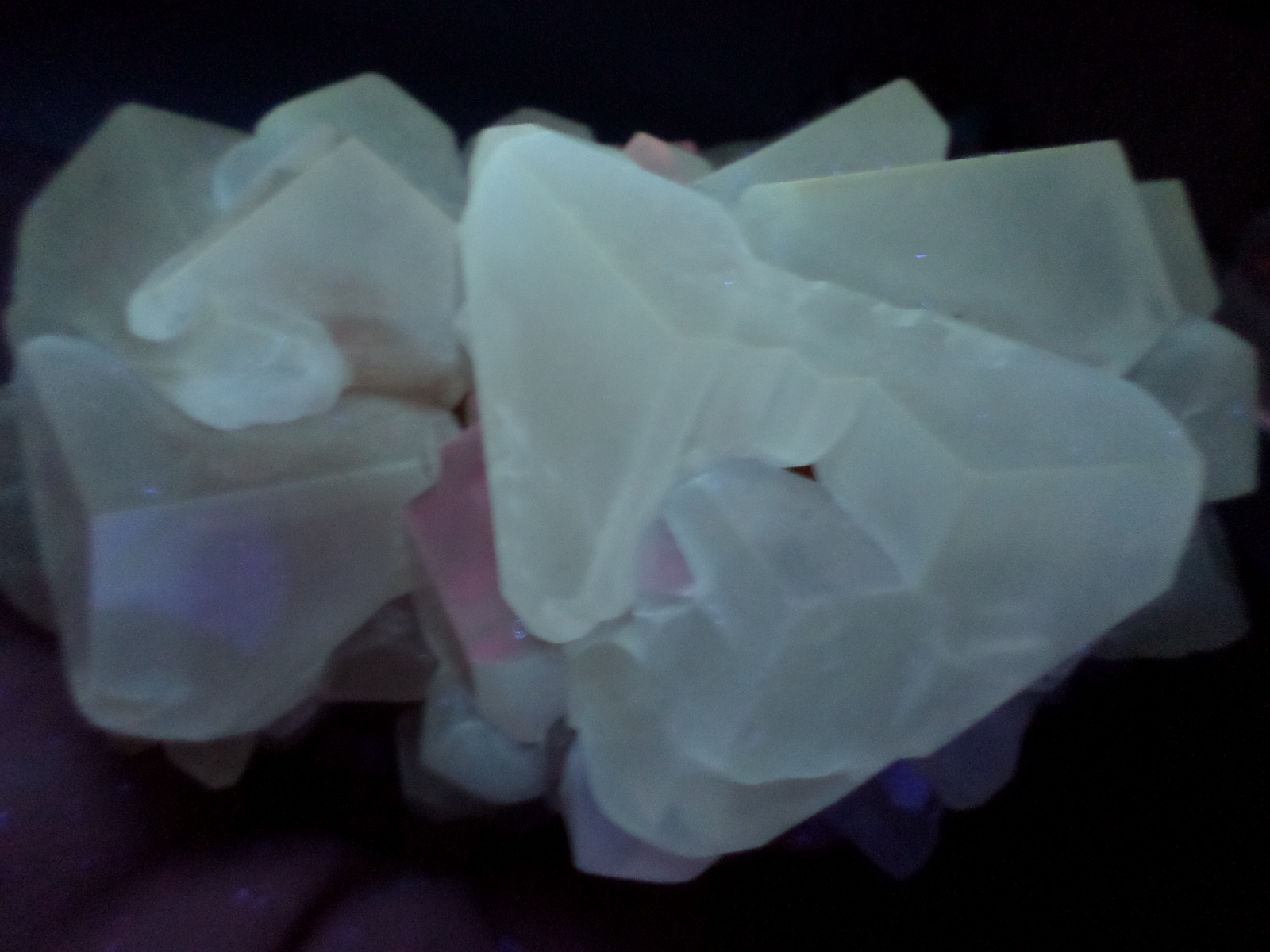 KB: LARGE CABINET BRIGHT FL WHITE CALCITE XLS & PHOS. FROM HUNAN PROVINCE, CHINA