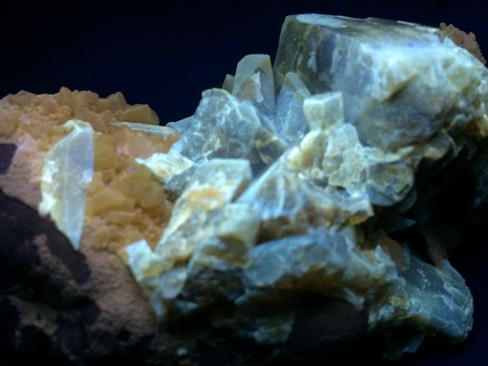 KB: BRIGHT FL SW YELLOW/WHITE BARITE CRYSTALS W/CALCITE, ELK CREEK, SOUTH DAKOTA