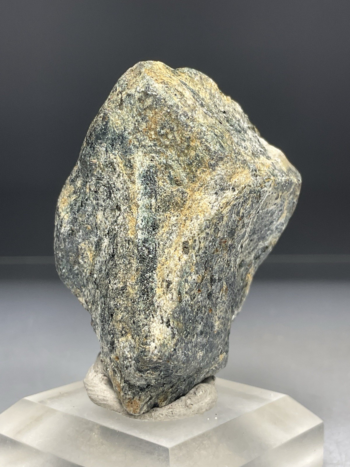 SS Rocks – Staurolite “Fairy Cross” (Patrick Co, Virginia) 84g