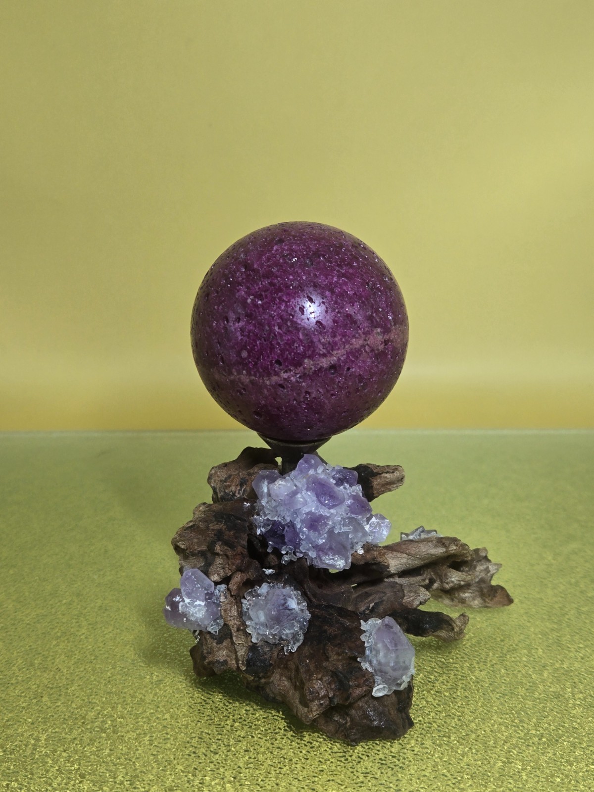 290G Pink UV Ruby Corundum Sphere Crystal Ball Reiki Healing With Wood Stand