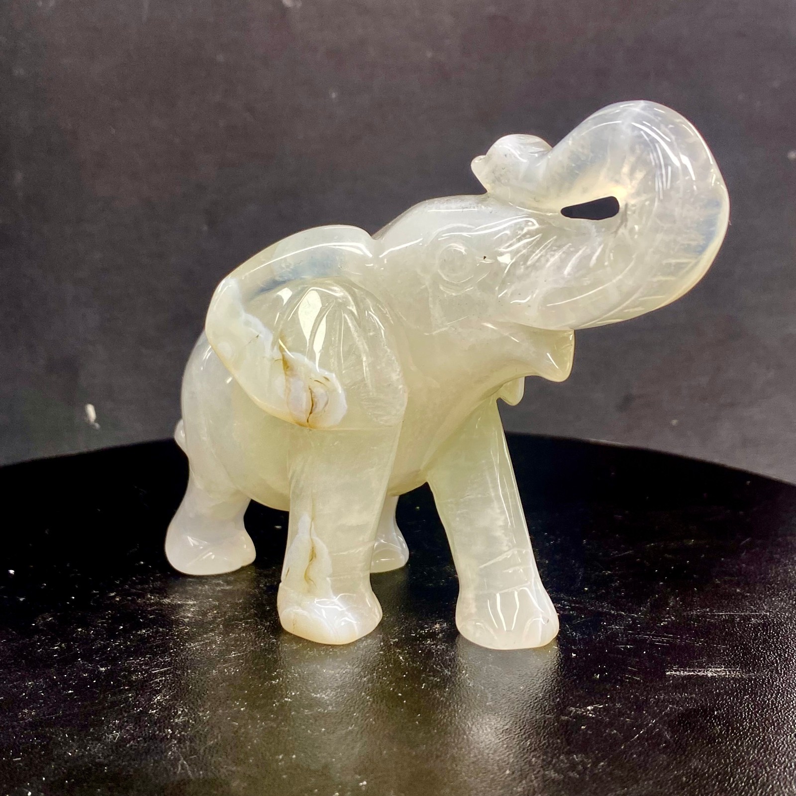 300G Natural agate carved crystal elephant realistic crystal therapy