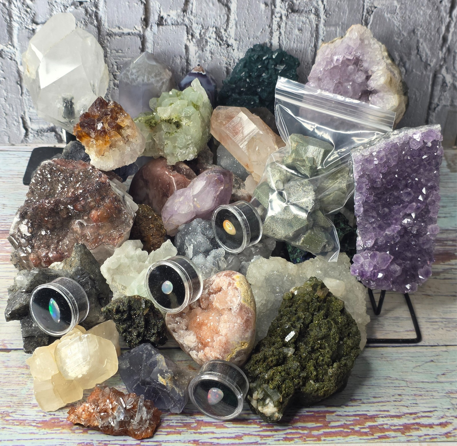 $100 Crystals Box Guaranteed $300 Retail Value Natural Crystals & Mineral
