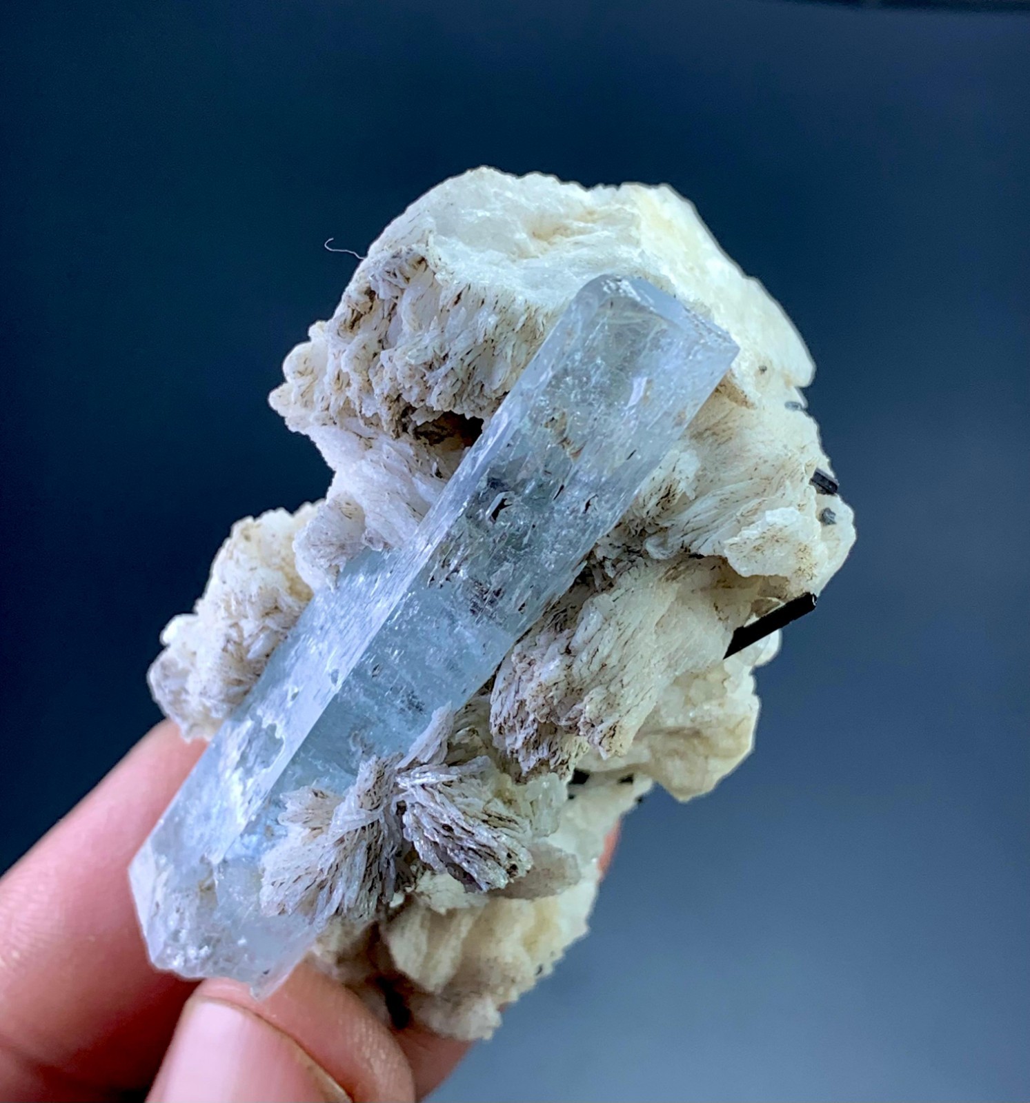 267Carat Top Quality Aquamarine Crystal Specimen From Skardu Pakistan.Rare Color