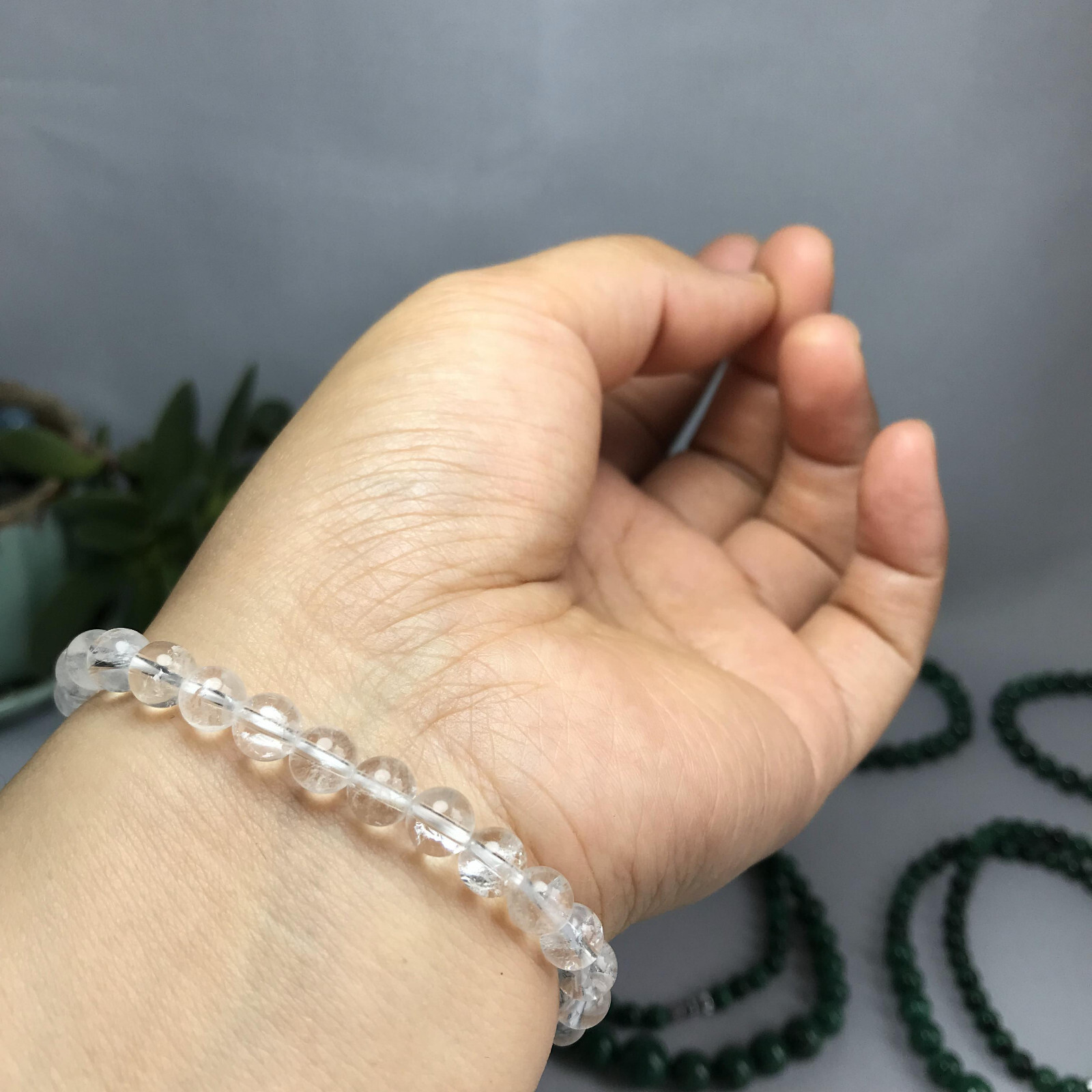 1Pcs Natural Polish white crystal stone bracelets Crystal ball Specimen 6mm