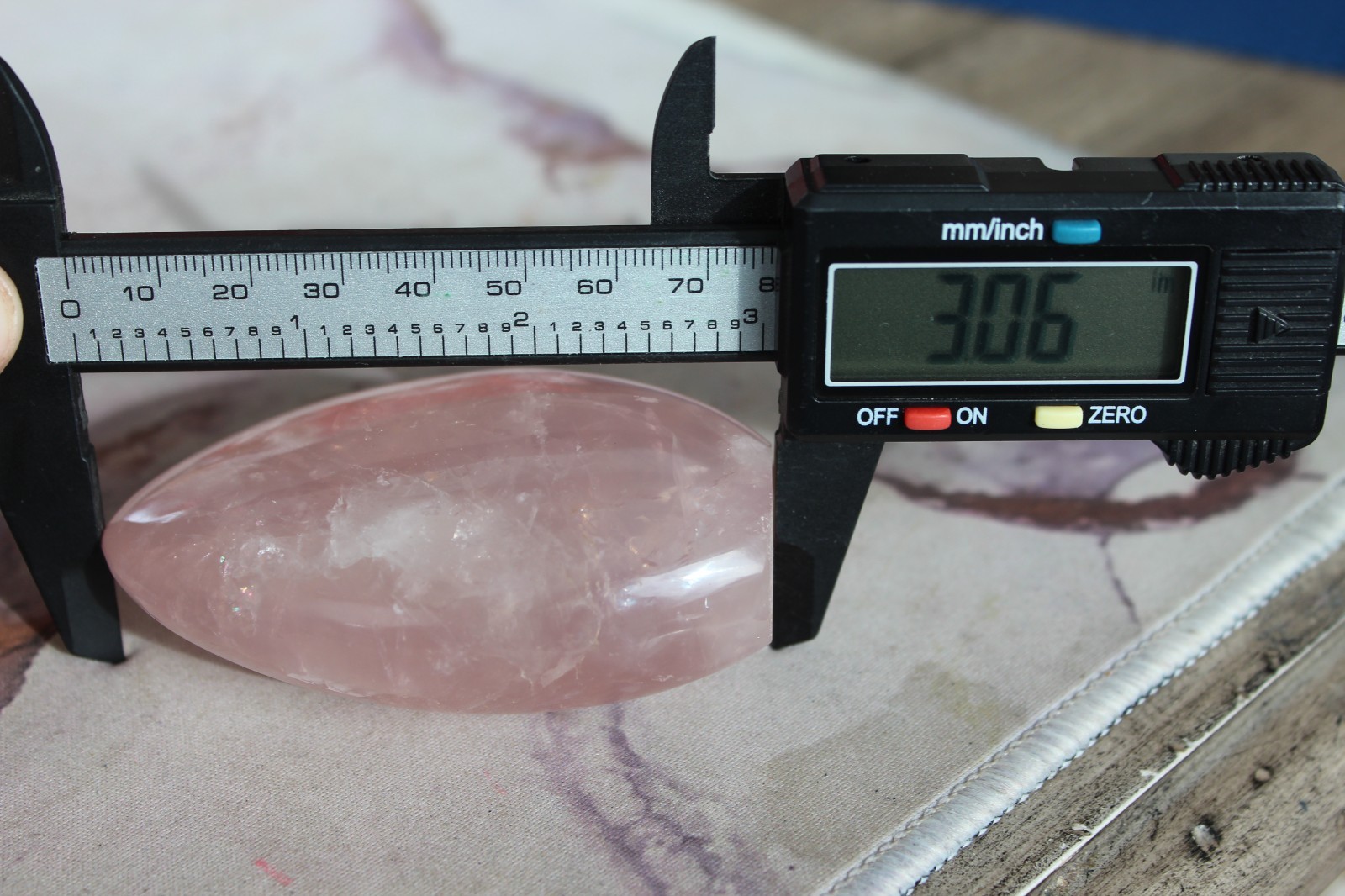 ROSE QUARTZ FREEFORM 3.06 X 2.00 INCHES/ 185.8 GRAMS