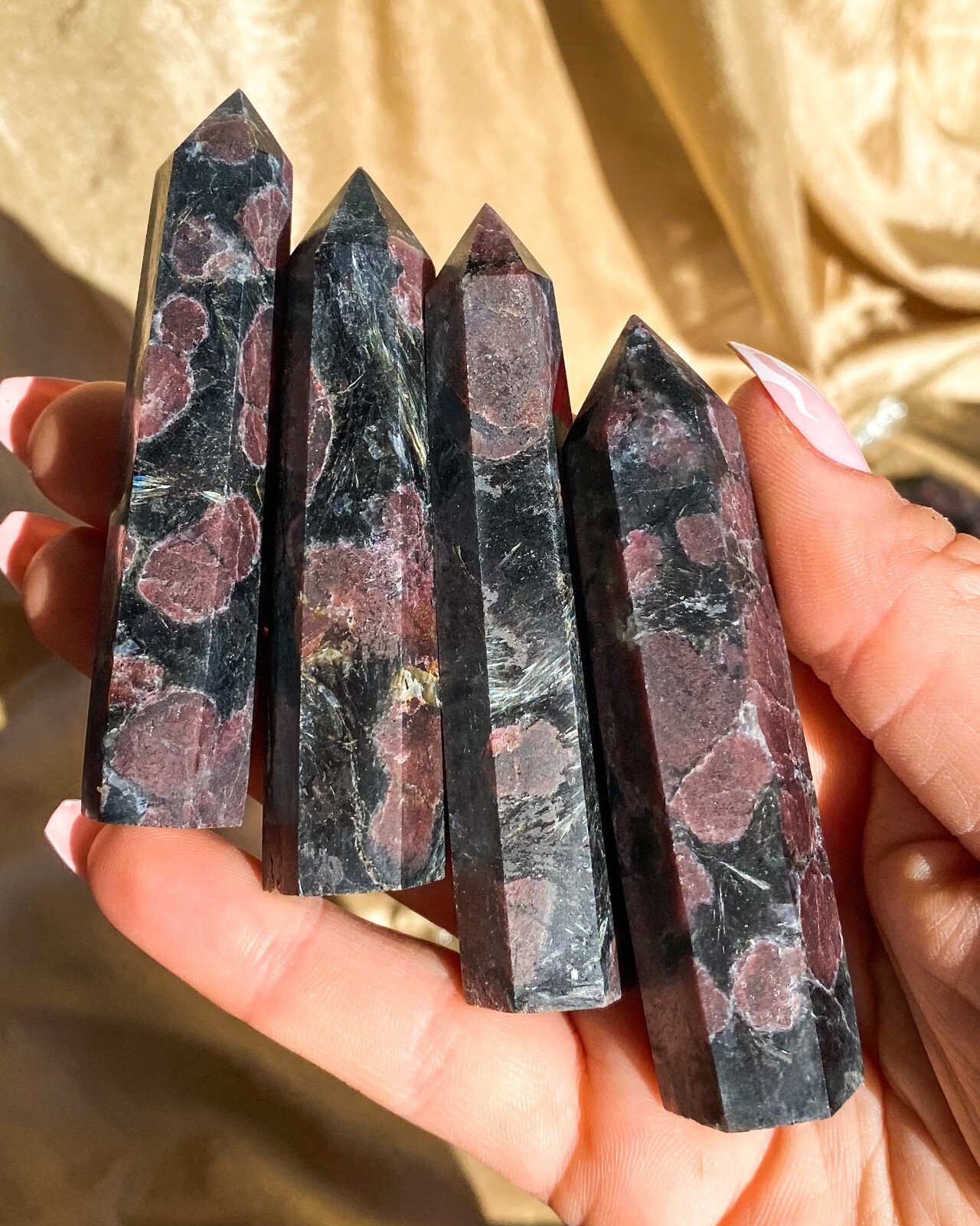 Natural Garnet in Arfvedsonite Stone Tower Single Point Crystal Wand Desk Decor