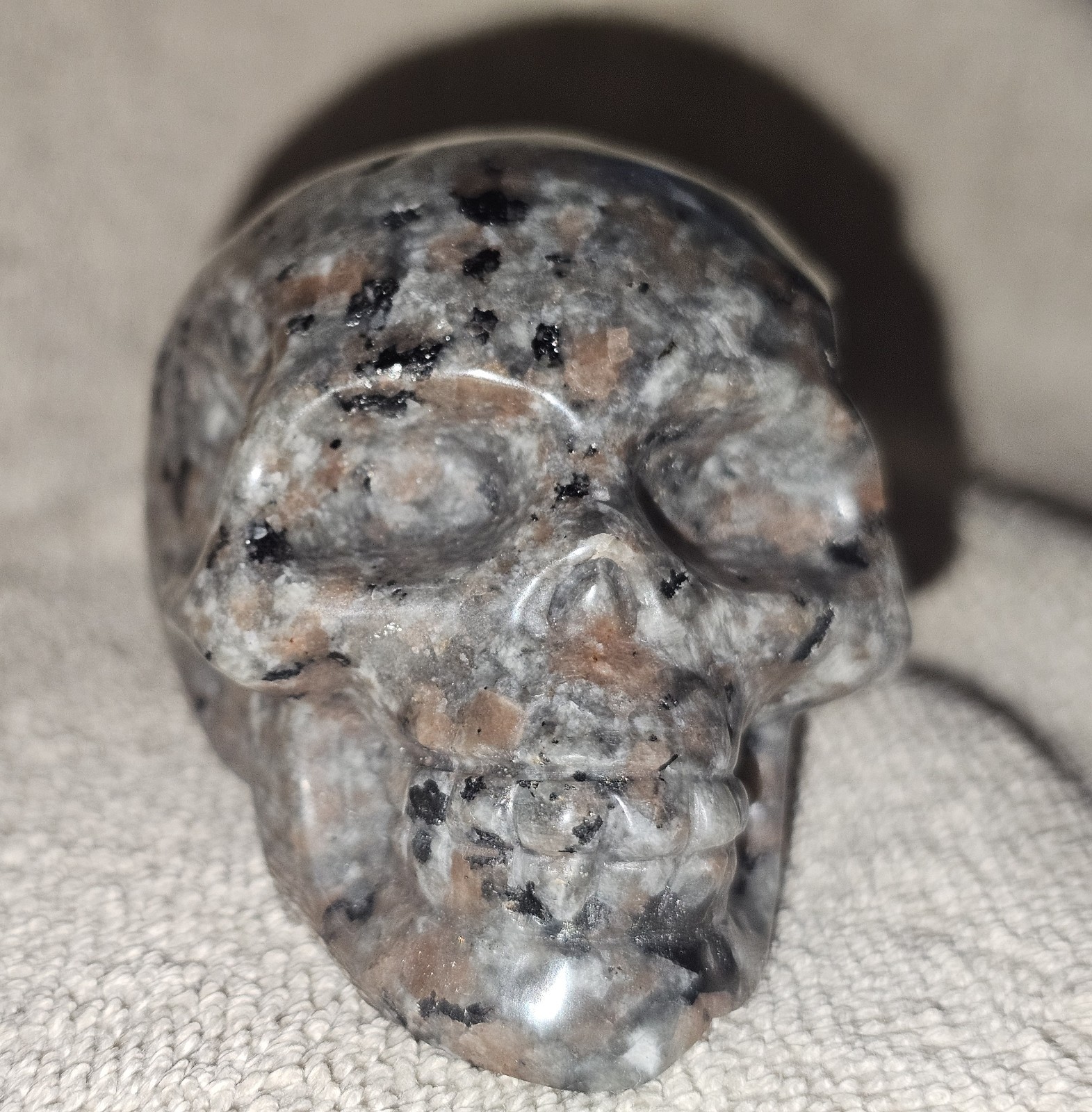 Yooperlite Carved Skull Mineral Specimen UV Reactive Approx. 2 Inches