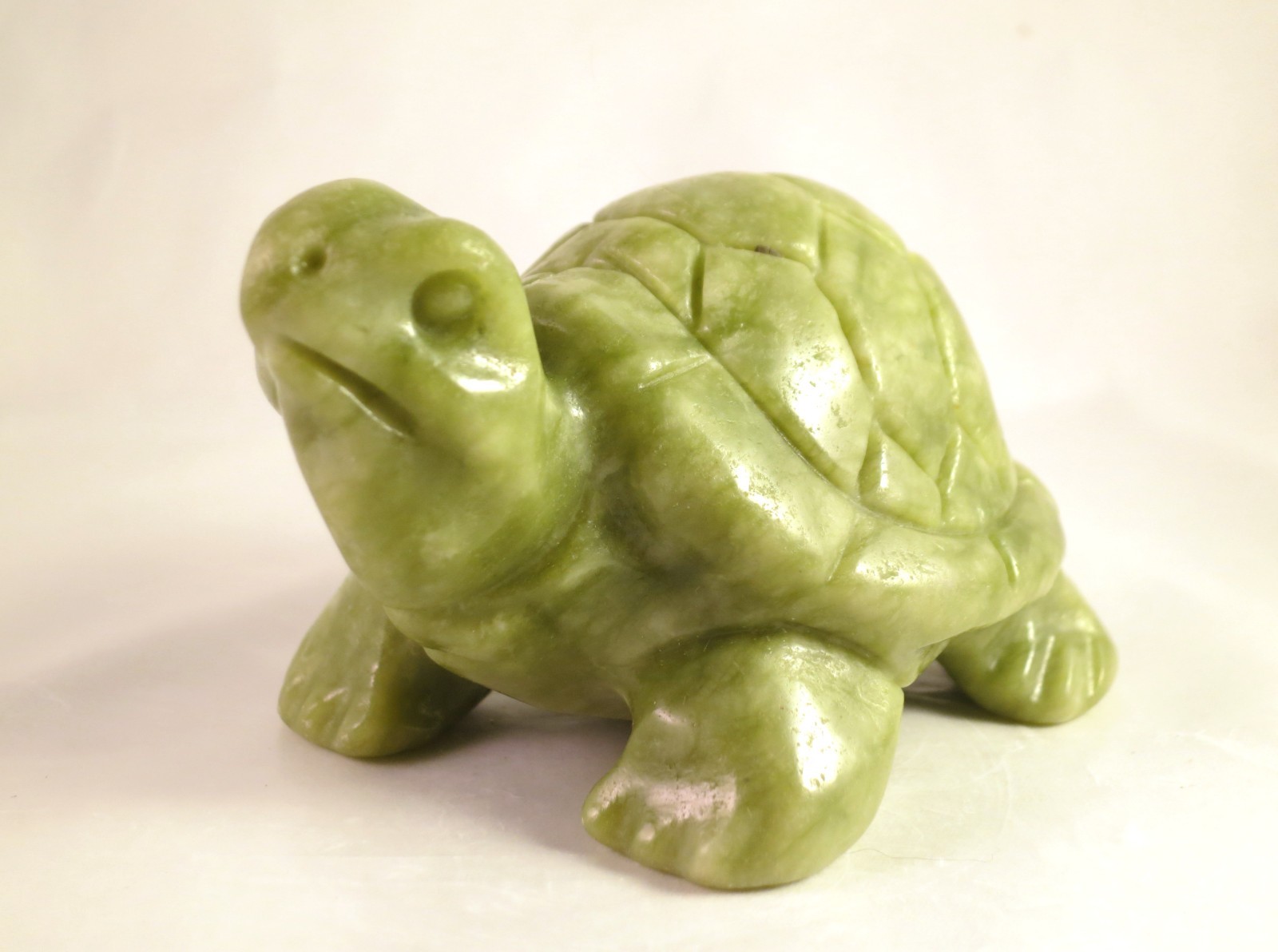 3.9″ GREEN SERPENTINE Carved and Polished TURTLE – PERU