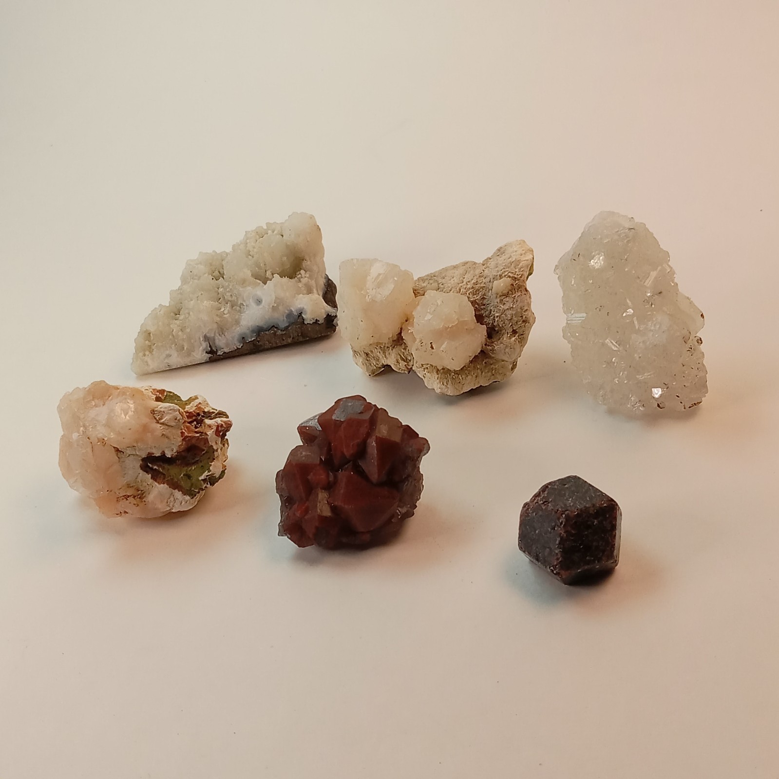 Mixed Mineral Specimen Lot 6pc Chalcedony Apophyllite Garnet Stilbite I15