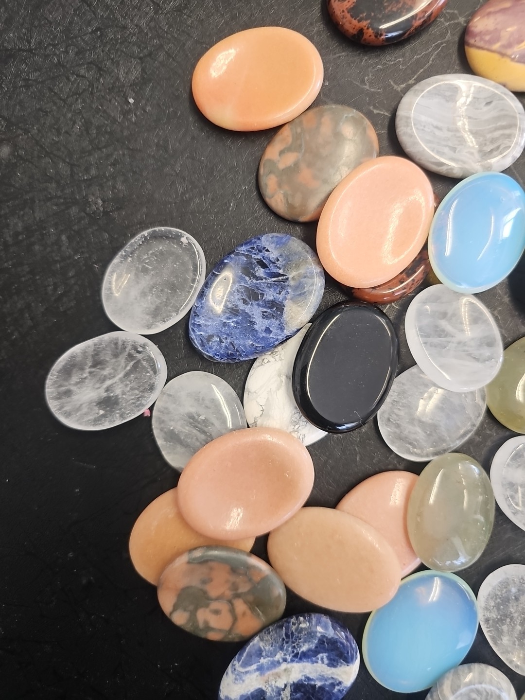 wholesale bulk lot Assorted worry stone gem stone 2lb 50 pcs