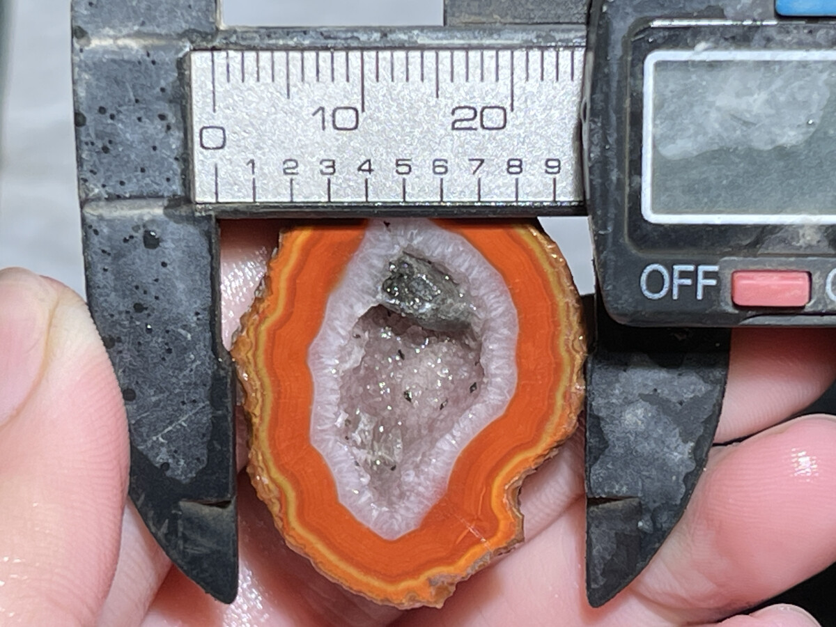 1Pair China Agate Hebei xuanhua natural Crystal Geodes collectible 25g D324