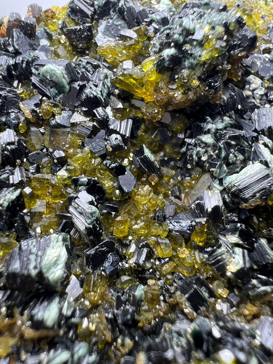 211-Gr Vesuvianite crystal specimen with Diopside &Magnetite Clinochlore @Pak
