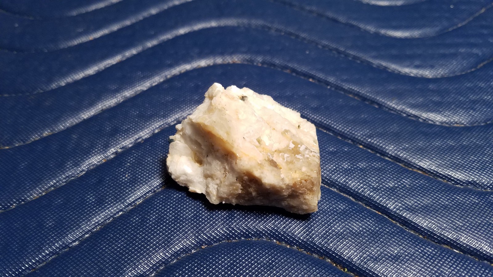 SiG: Small Deep Blue-Green Greenish-Blue Beryl Crystals on Matrix from Austria