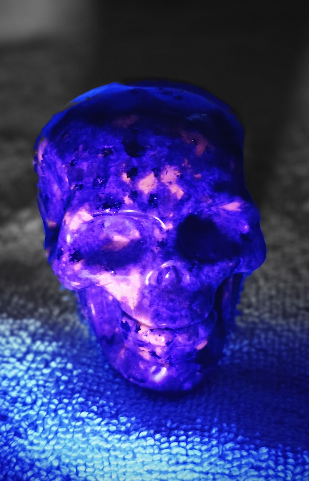 Yooperlite Carved Skull Mineral Specimen UV Reactive Approx. 2 Inches
