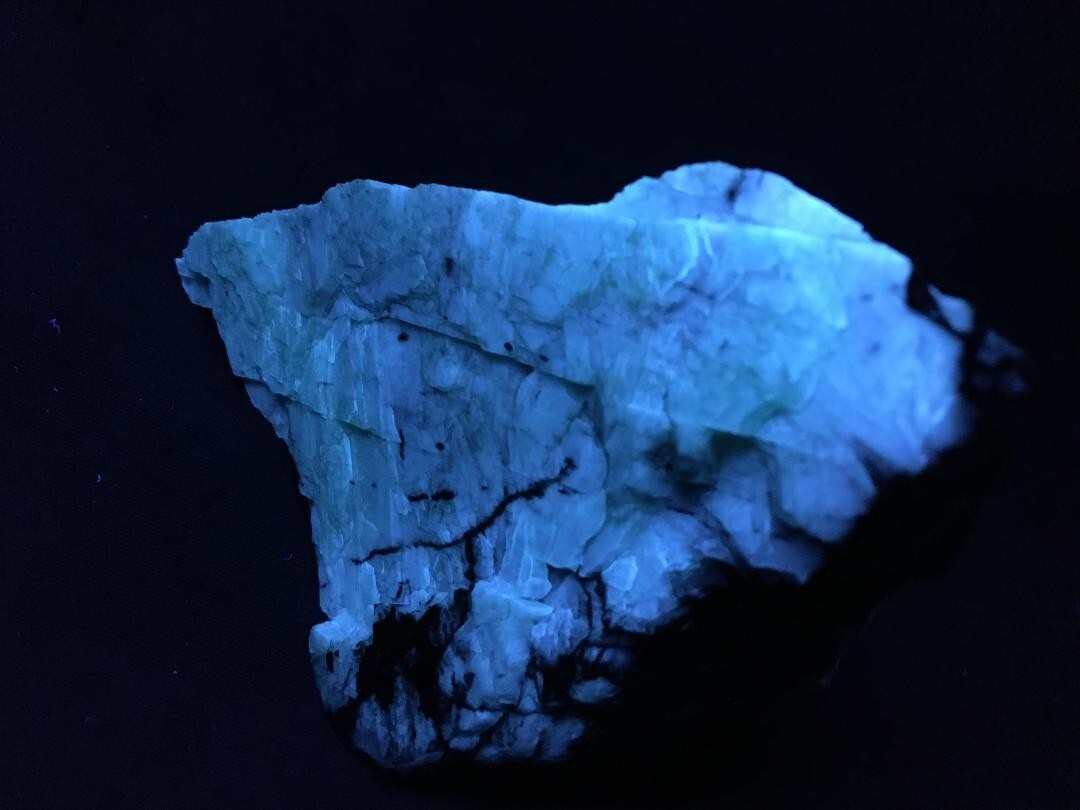 KB: GREAT!! BRIGHT!!! SW FL. BLUE/WHITE PB-RICH ORTHOCLASE FROM NSW, AUSTRALIA
